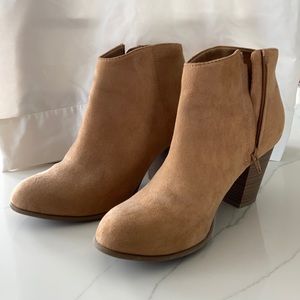 Suede women’s ankle  boots-like new